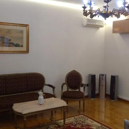 Resident Hill Guest house *