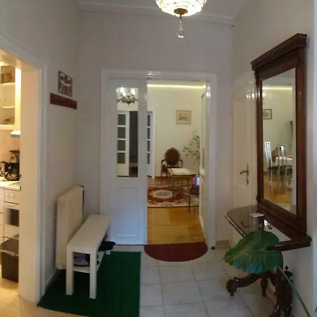 Resident Hill Guest house *