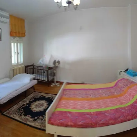 Resident Hill בית הארחה